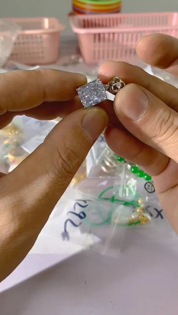 【闪购商品】水晶颈饰银S925镶嵌X292红宝，蓝宝，多样性发一件赠链