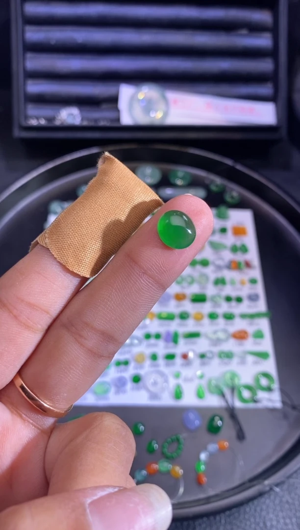 未镶嵌挂件翡翠蛋