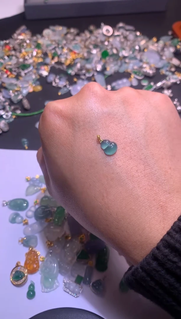 【闪购商品】翡翠吊坠(不含链)18K金镶嵌1