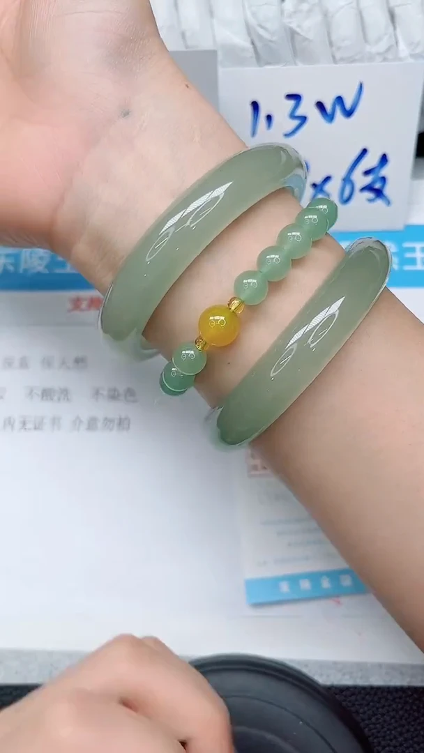 未镶嵌手镯石英质玉63-62.7