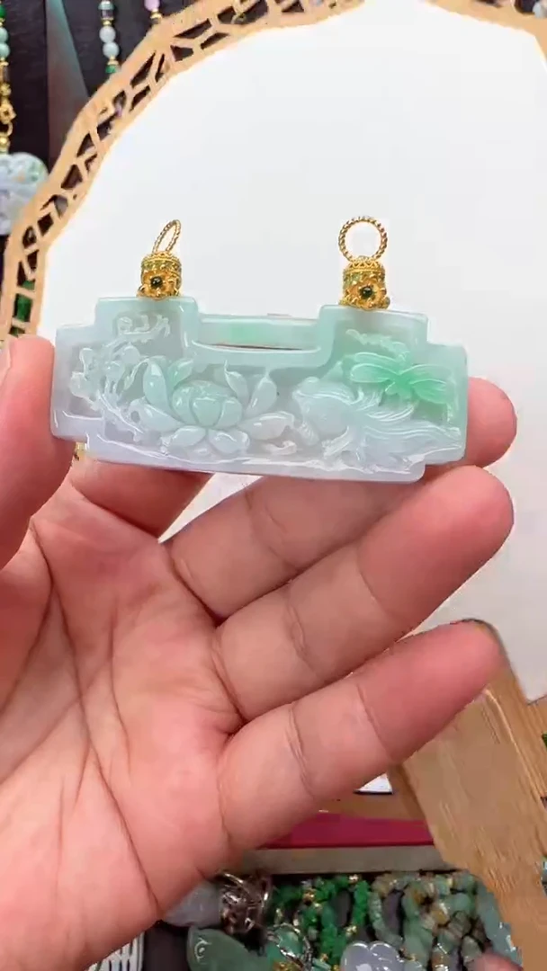 颈饰未镶嵌翡翠吊坠