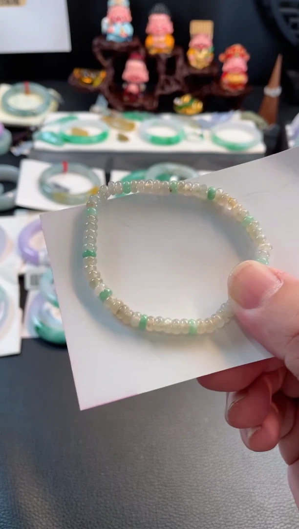 翡翠手镯未镶嵌72有纹裂