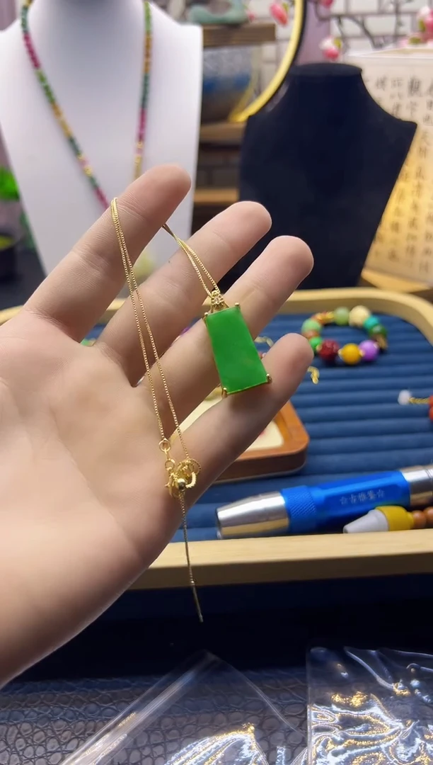 【闪购商品】翡翠耳饰14K金镶嵌D83