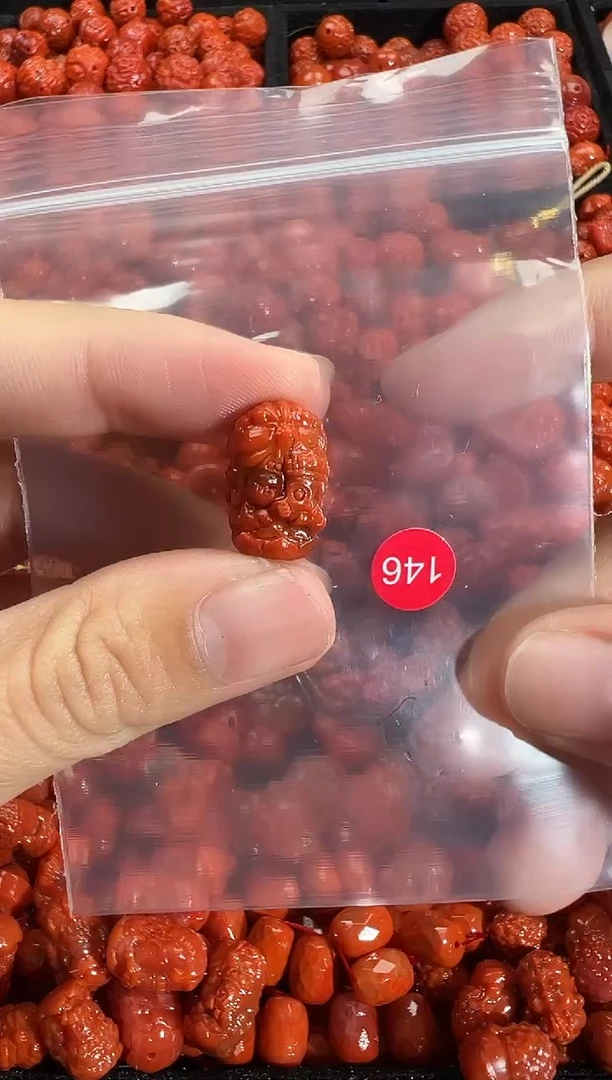 颈饰未镶嵌南红玛瑙1