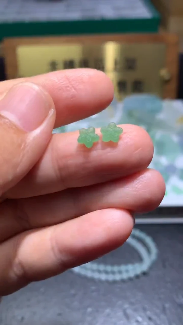 未镶嵌定制翡翠毛货