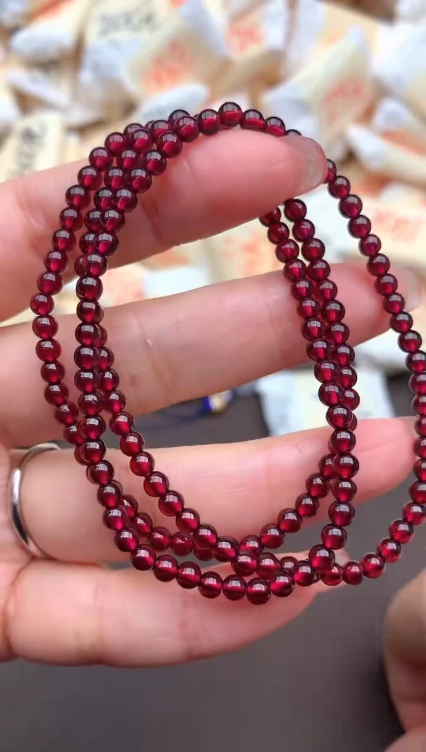 未镶嵌颈饰石榴石多样性发货（发一个）3.8mm