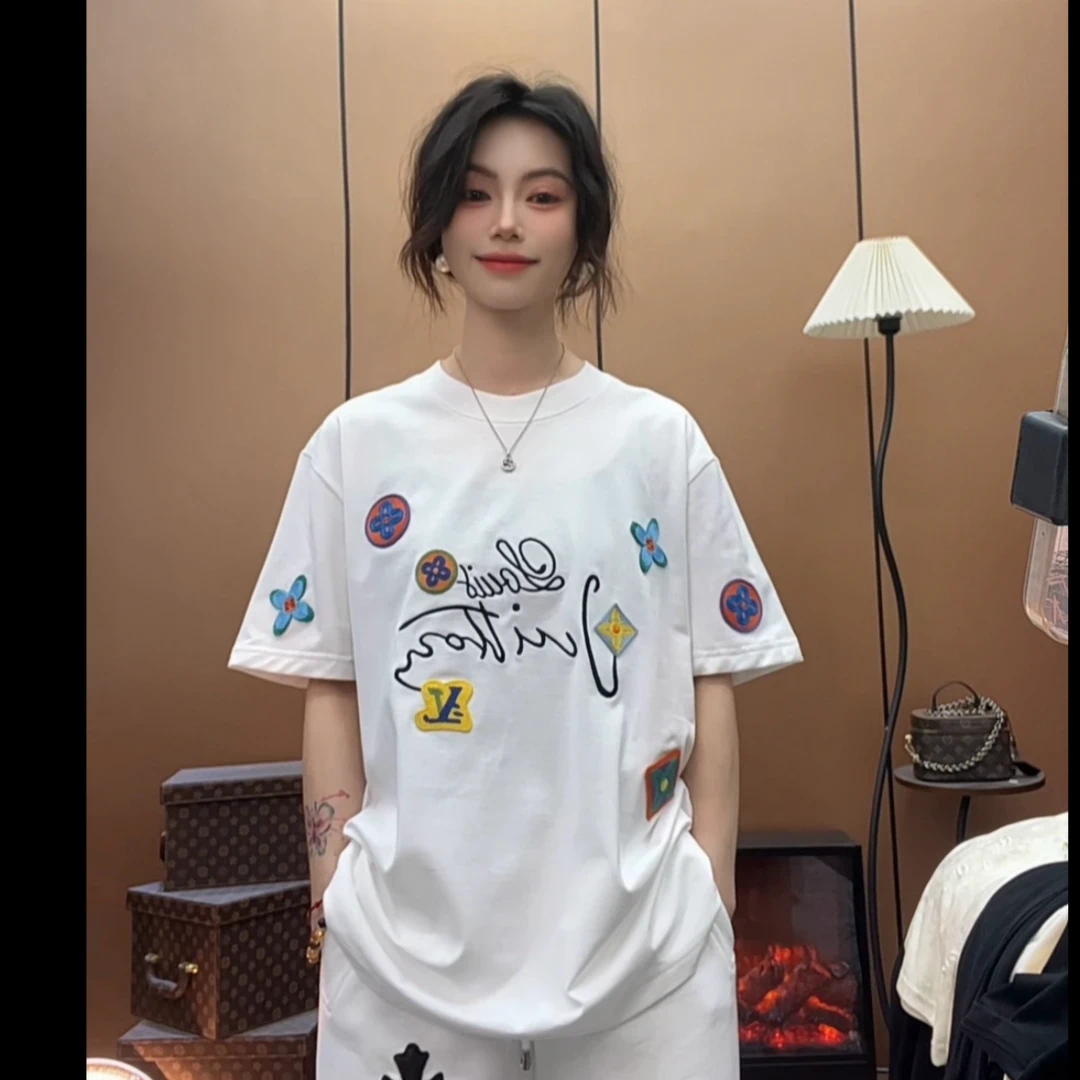 Z2585【周晚晚】2025夏季新款时尚轻奢百搭重工休闲四叶草圆领T恤