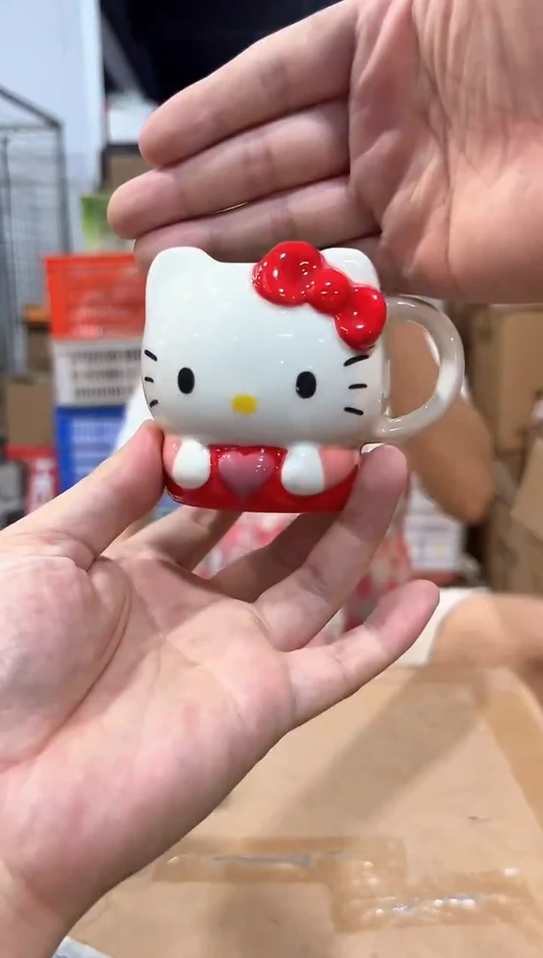 瓷片kt猫抱爱心一口杯