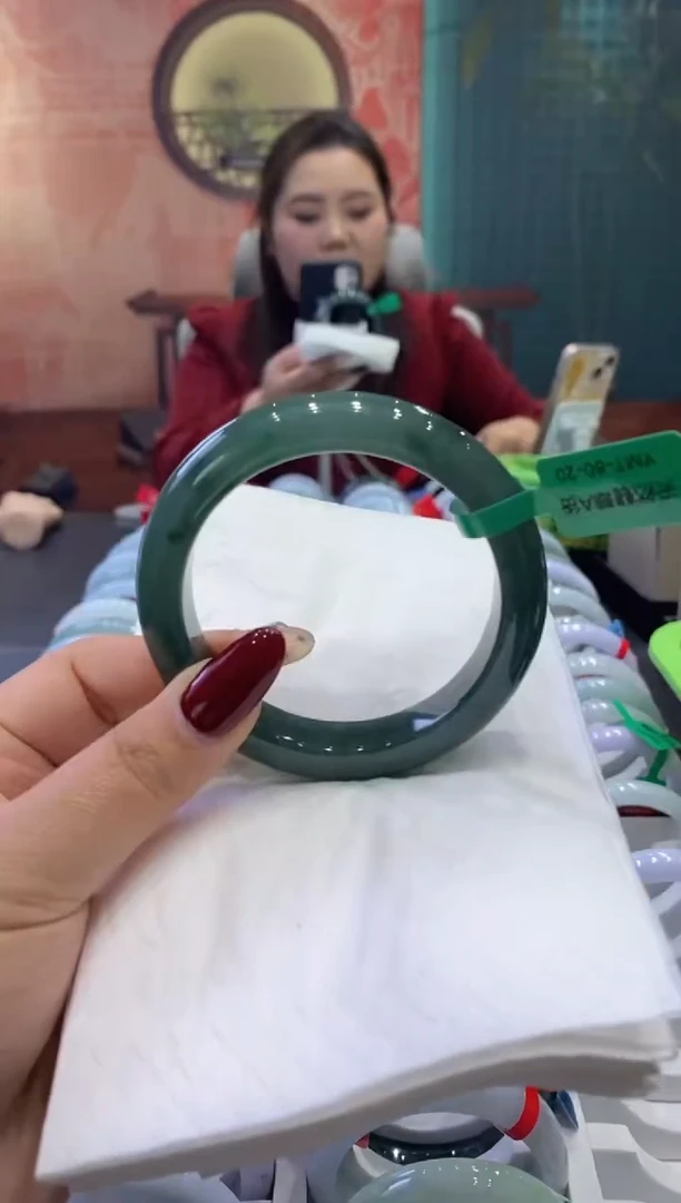 【闪购商品】翡翠手镯未镶嵌多人00010743