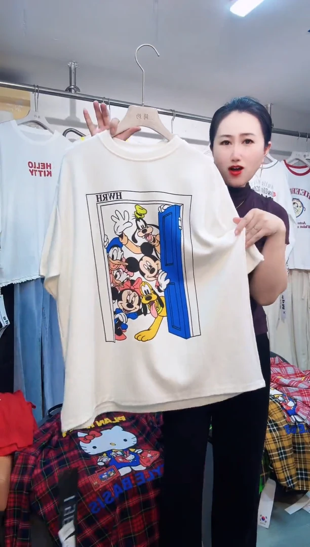 时尚潮流女装短袖