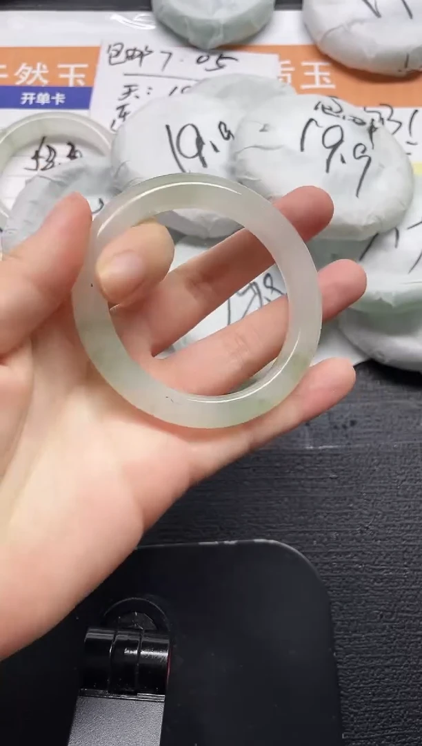 未镶嵌手镯石英质玉2-56