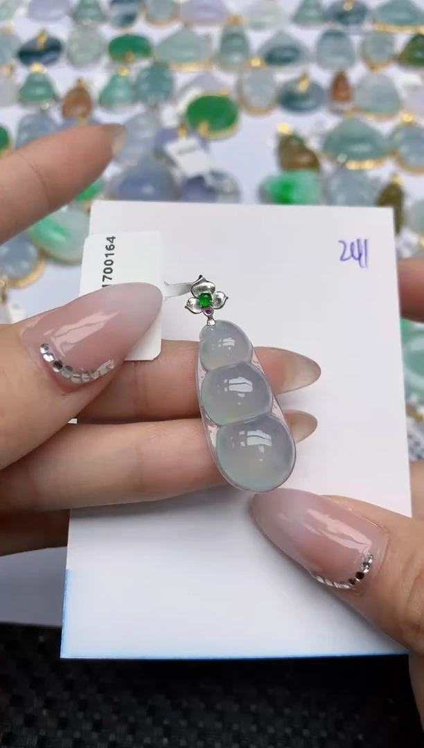 【闪购商品】翡翠颈饰18K金镶嵌天然翡翠A货