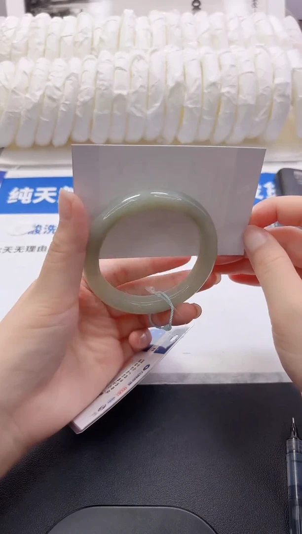 和田玉手镯未镶嵌301-54qq