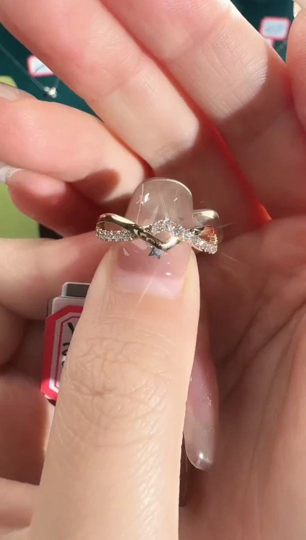 18K金镶嵌戒指/指环钻石2.38g