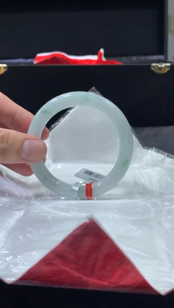 未镶嵌手镯翡翠翡翠手镯