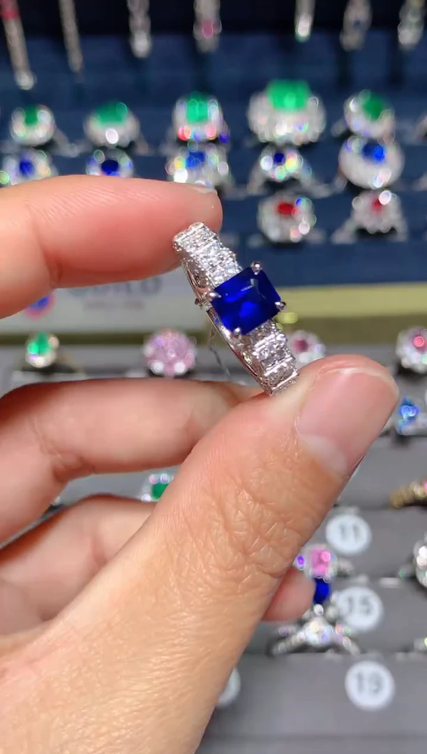 【闪购商品】蓝宝石戒指18K金镶嵌1.65CT