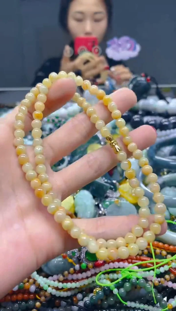 颈饰未镶嵌翡翠5MM/Z/翡翠A货，一件也是批发价