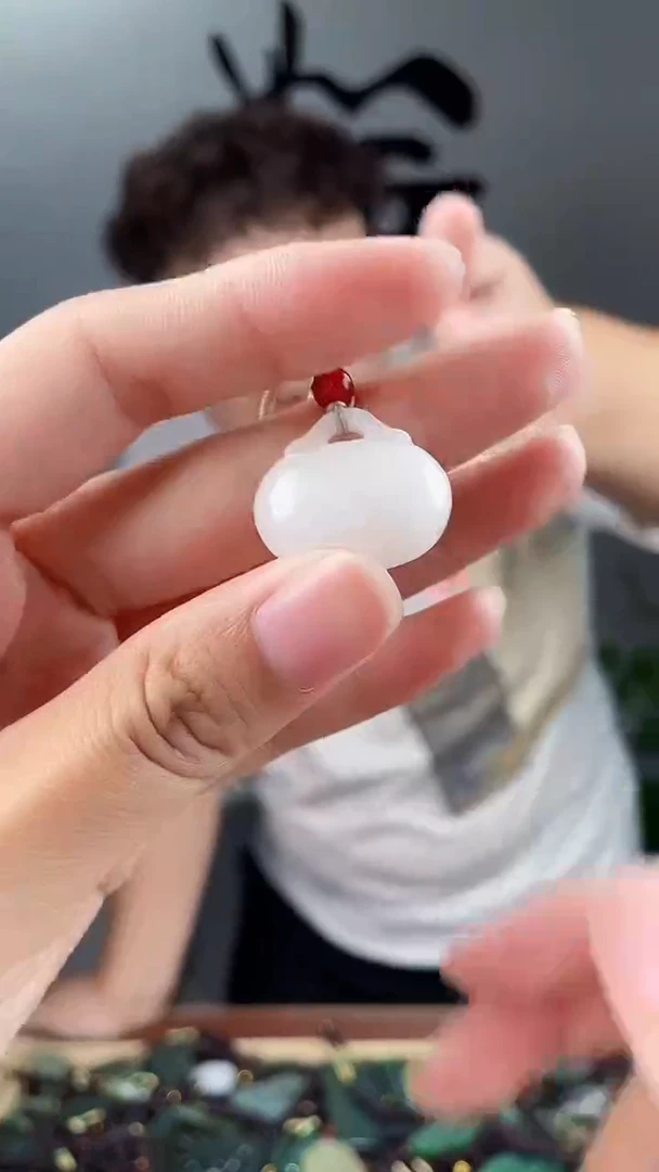 和田玉未镶嵌颈饰拍一发一，多样性发货