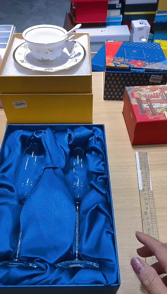 瓷片碗碟好物一件不留@@1