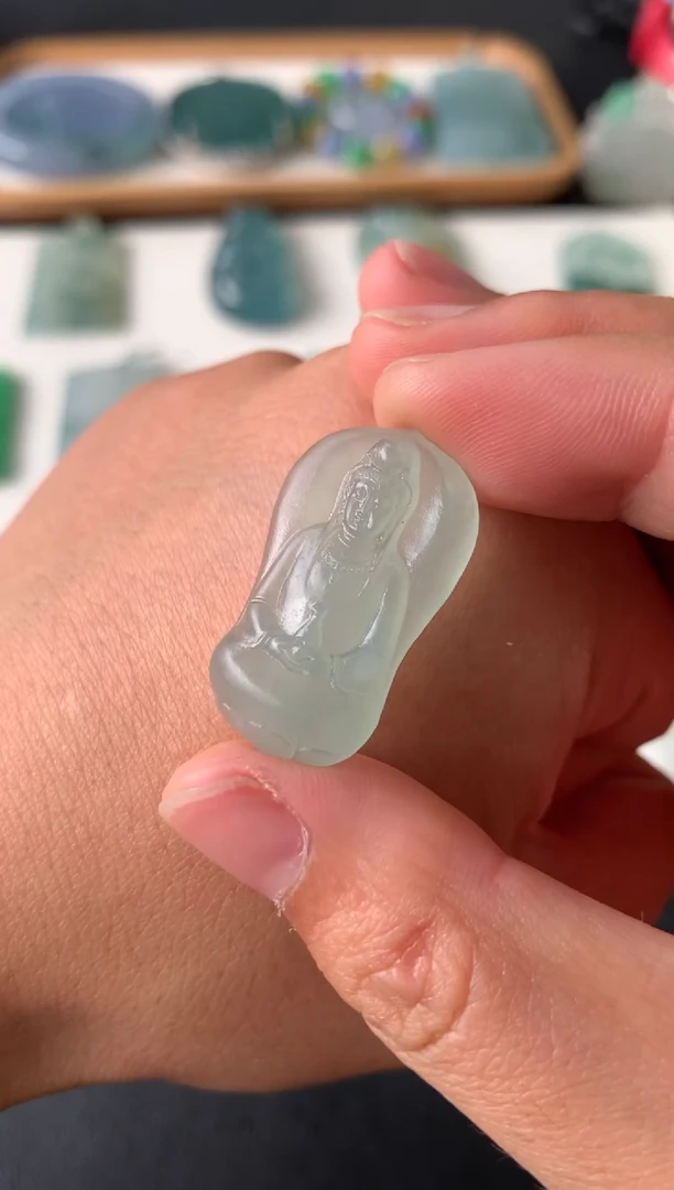 未镶嵌定制翡翠范**?翡翠