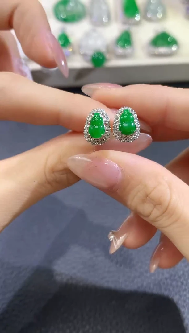 翡翠18K金镶嵌耳饰Z11