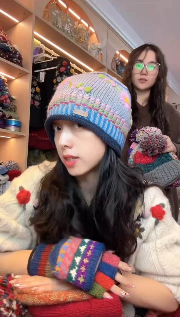 绵羊毛美利奴灰色刺绣冷帽