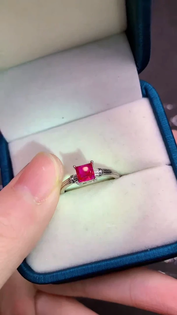 【闪购商品】红宝石戒指银S925镶嵌..........