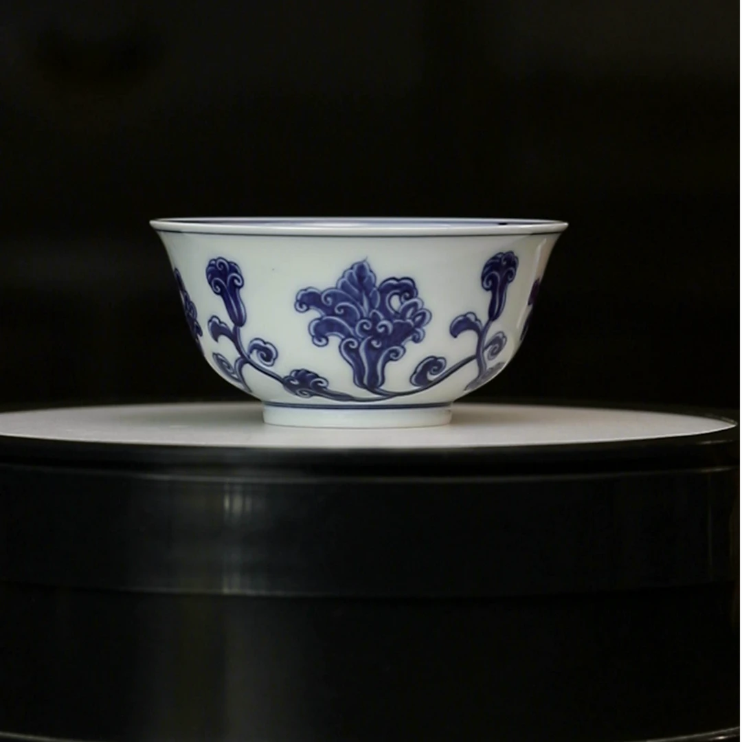 1.4a/M2C112/青花卷草纹撇口杯