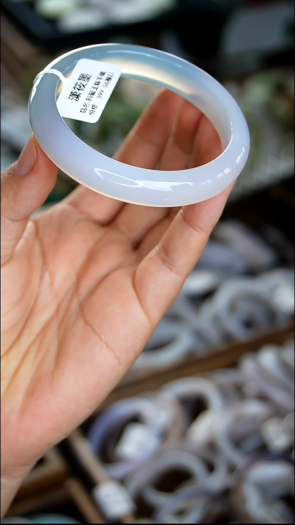 未镶嵌镯子玛瑙/玉髓1.2     56
