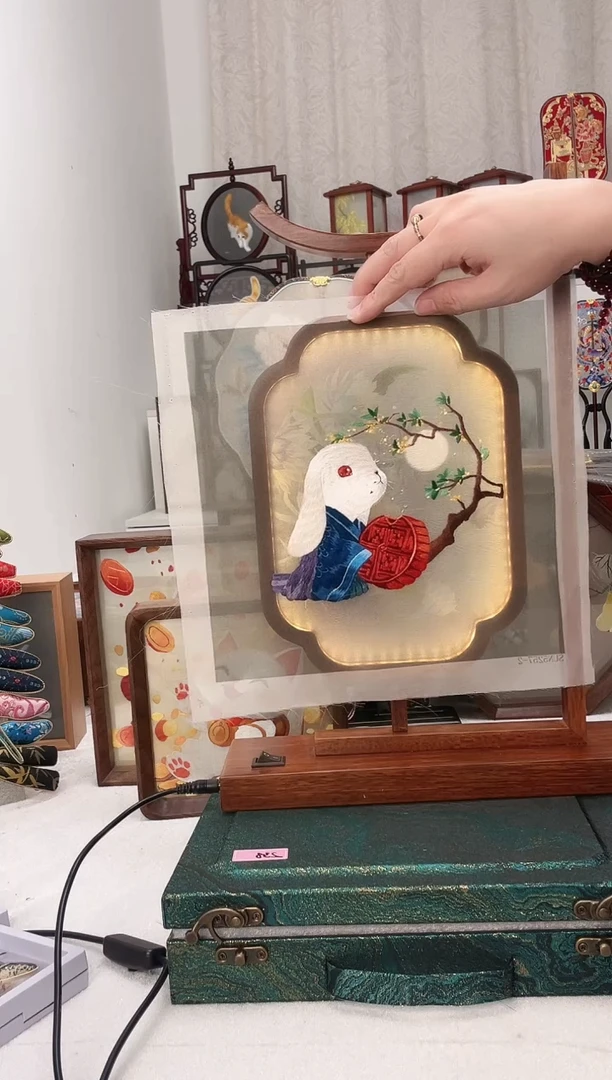 扇子苏绣作品手工团扇