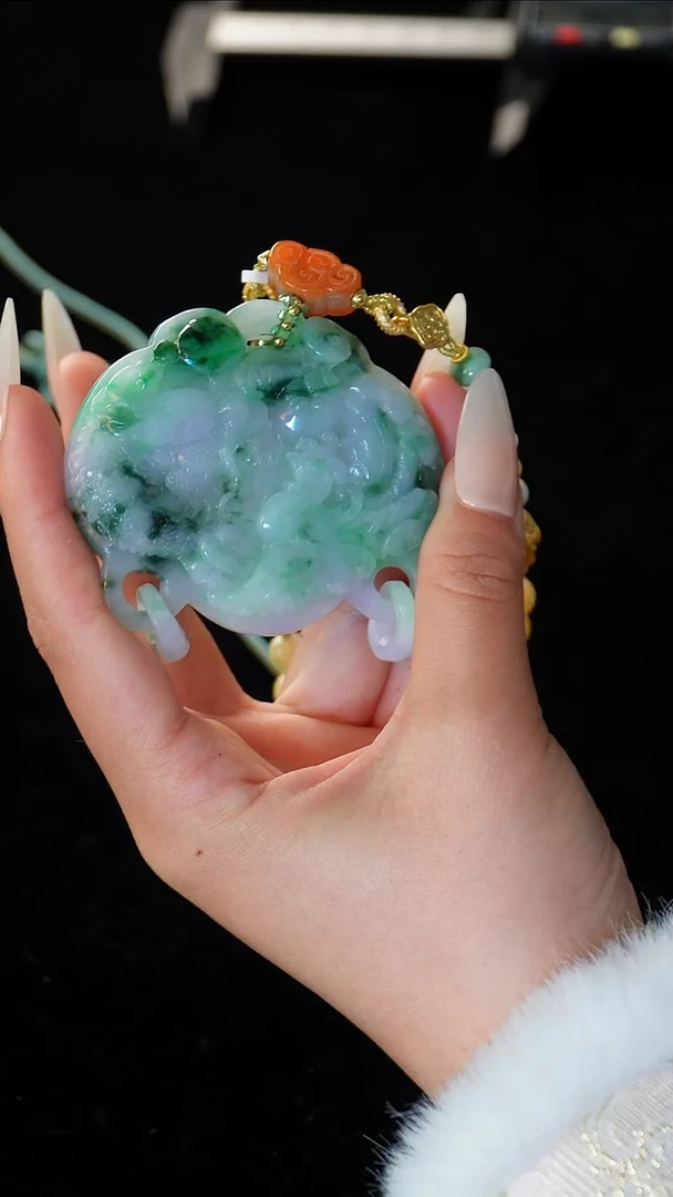 【闪购商品】翡翠颈饰未镶嵌龙凤对牌