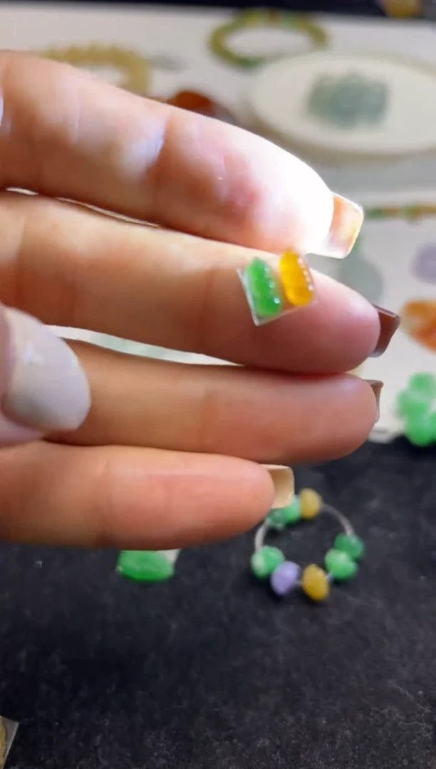 未镶嵌定制翡翠2200+220黄绿豆子一对-wpj163