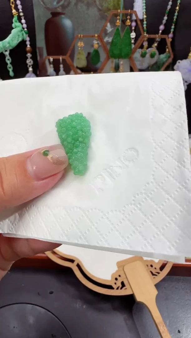 定制翡翠未镶嵌拍照2