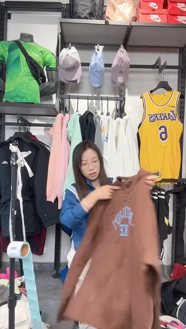 1592 编码 瑕疵款直播间过款为准 尺码 175 L