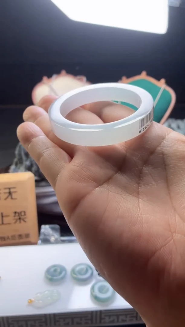 未镶嵌定制手镯定制翡翠手镯
