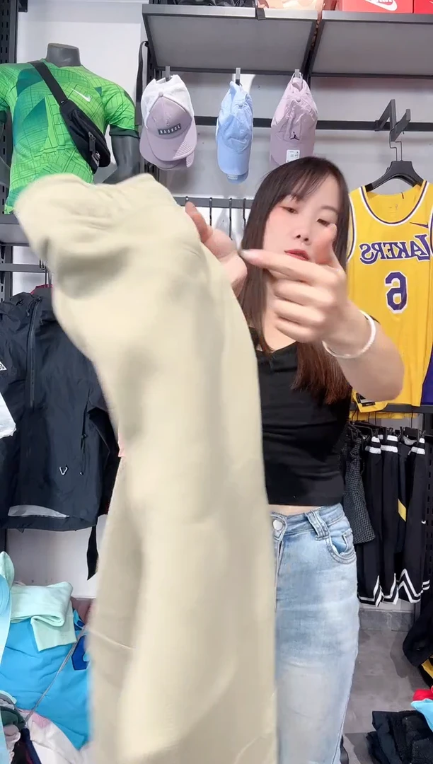 1057     编码 瑕疵款直播间过款为准 尺码