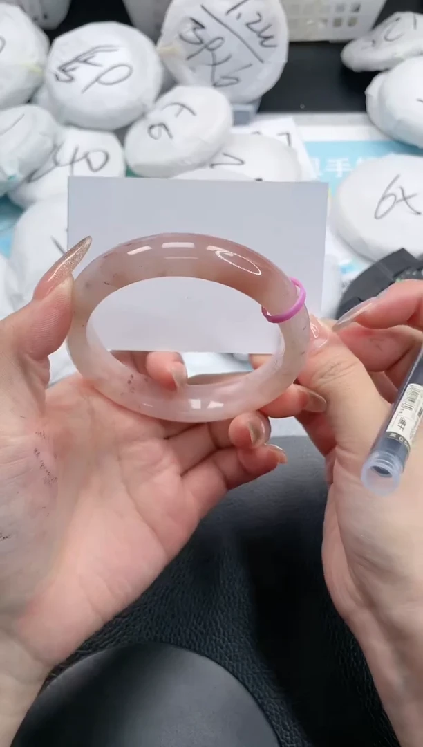 【闪购商品】石英质玉手镯未镶嵌4S305-61