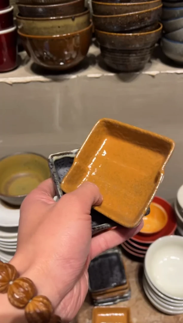 【闪购商品】瓷片93 黑色加黄色四方味碟共2个