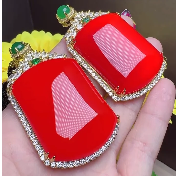 ST1873【福嘟嘟】烈焰金瞳玛瑙红无事牌吊坠-配链子-多样性发一件