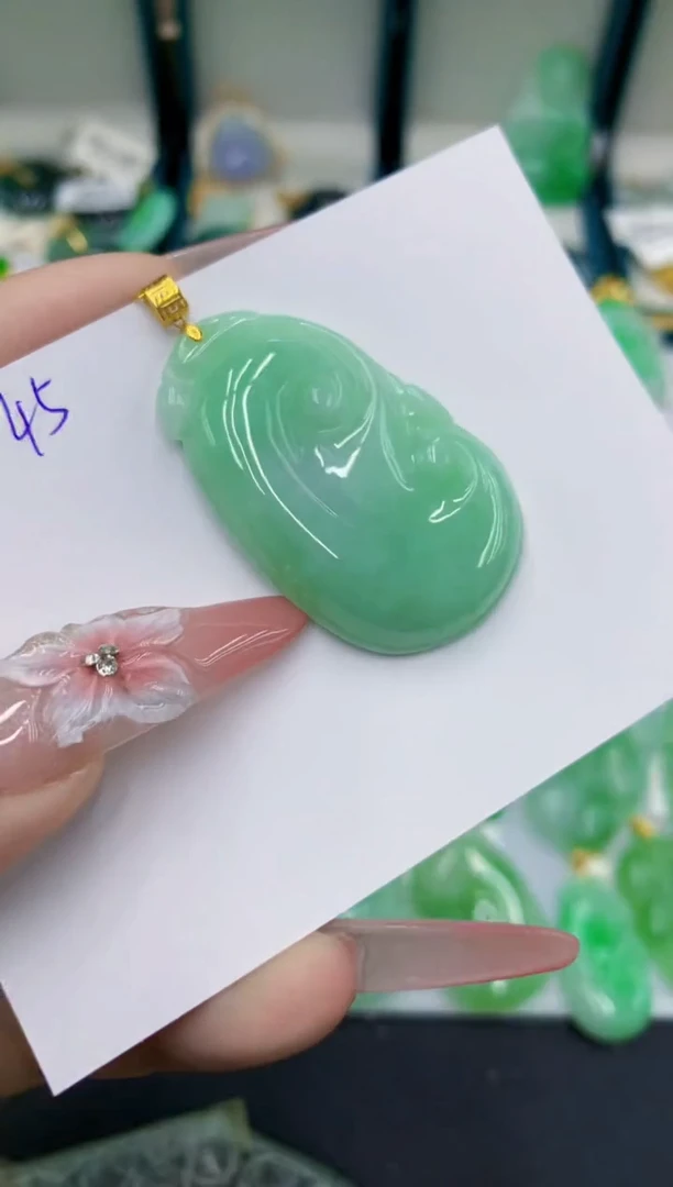 颈饰18K金镶嵌翡翠111111111111