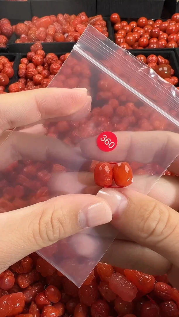 颈饰未镶嵌南红玛瑙1