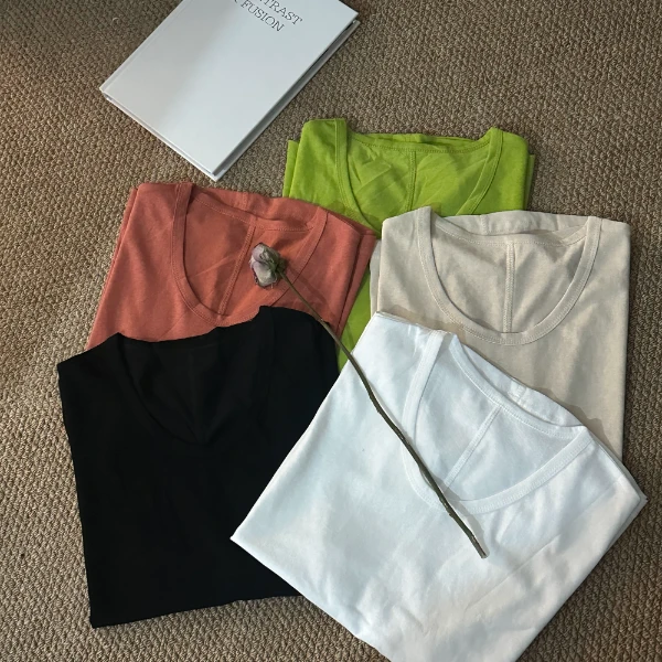 【珍珍.何】自制鹅蛋领设计下摆圆幅短袖百搭体恤