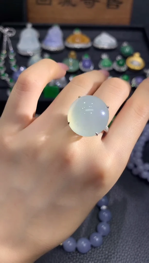 18K金镶嵌戒指翡翠80买断