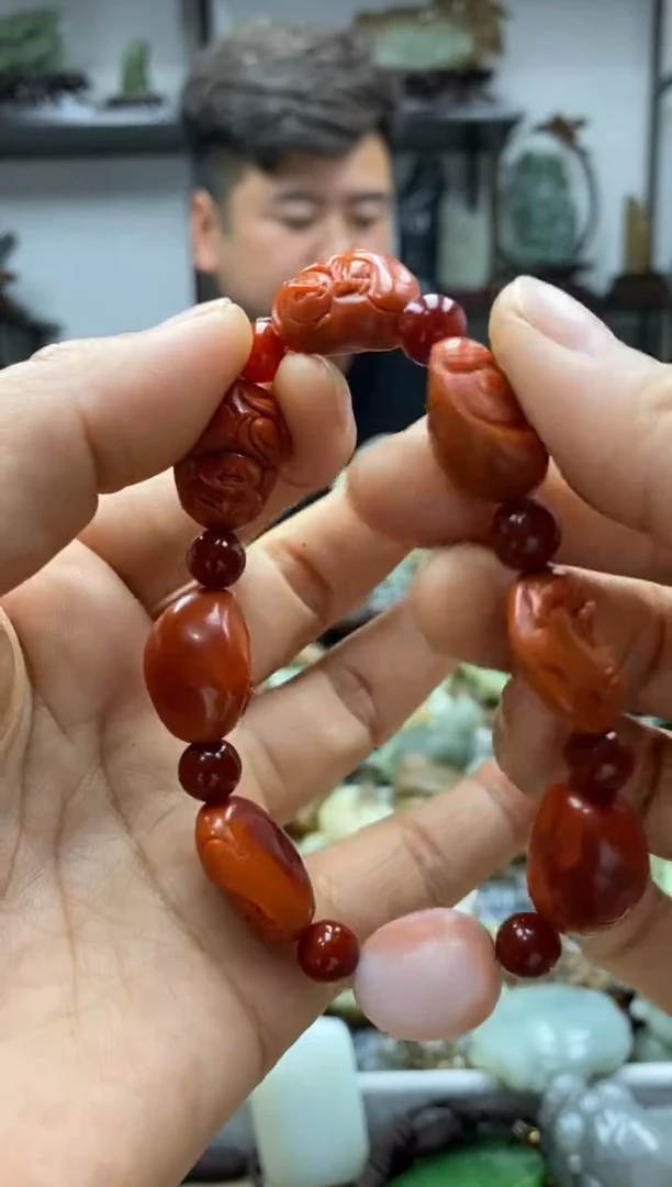 南红玛瑙手串未镶嵌1