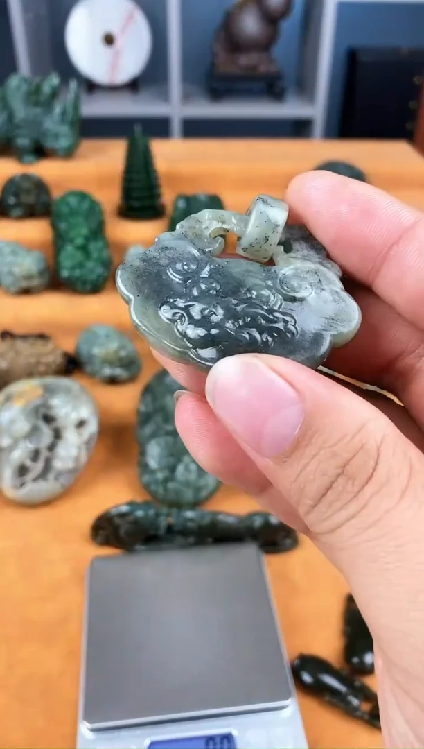 颈饰未镶嵌和田玉1