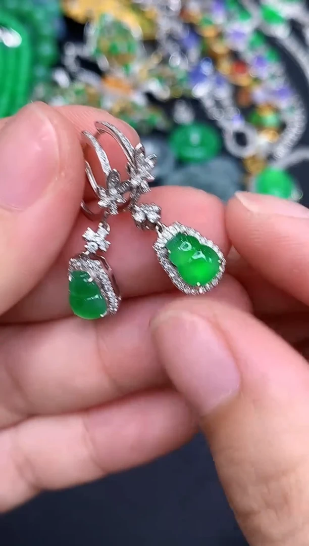 18K金镶嵌翡翠耳饰350-春日珠宝