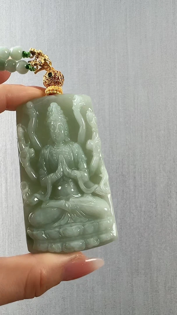 颈饰未镶嵌翡翠千手观音