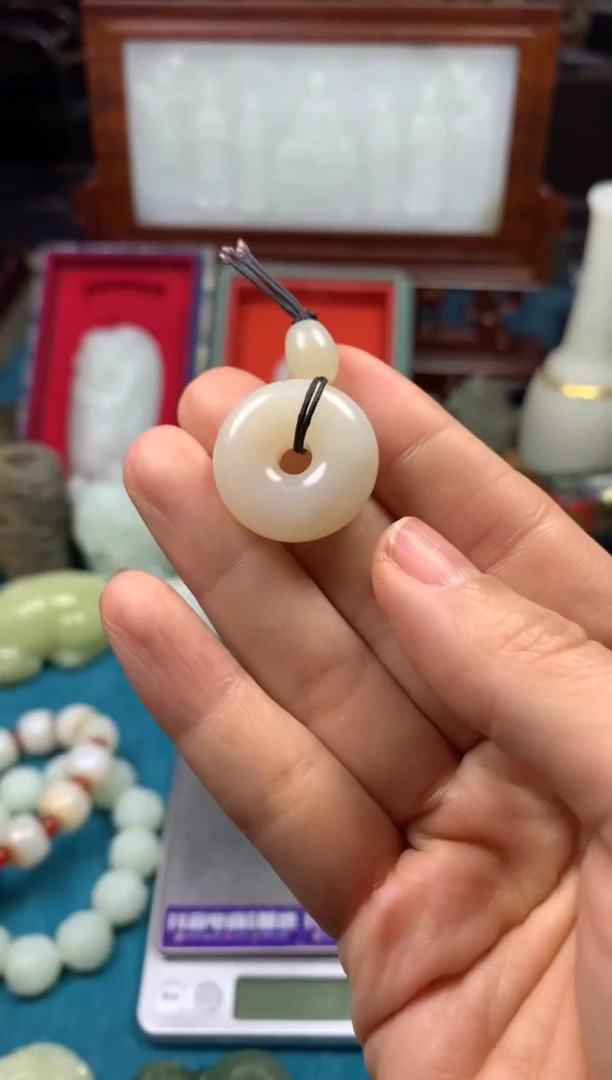 颈饰未镶嵌和田玉拍一发一