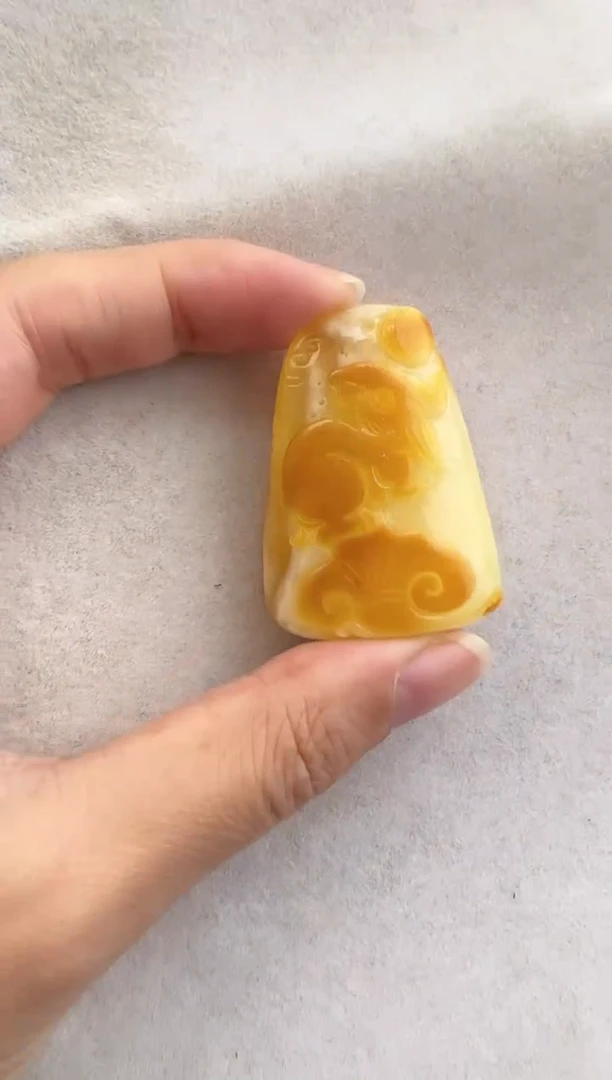 【闪购商品】琥珀裸石未镶嵌10118117-吊坠