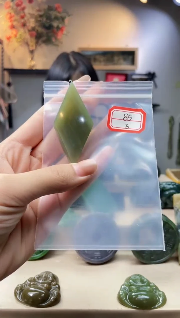 未镶嵌和田玉挂件1